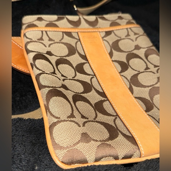 Coach Canvas Courier Crossbody leather crossbody Bag* - Picture 5 of 15